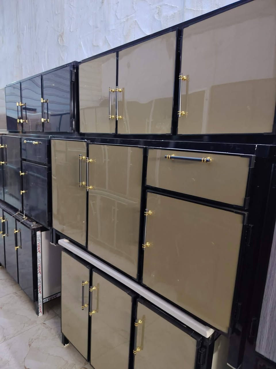 كاونترات شغل فول بنل
كاونتر متر ونص سنك مرمر ب275 
كاونتر مترين جديد ب375 الف


**إذا كنت صاحب هذا الإعلان وتريد حذفه لأي سبب، رجاءا أرسل رسالة إلى الدعم الفني**