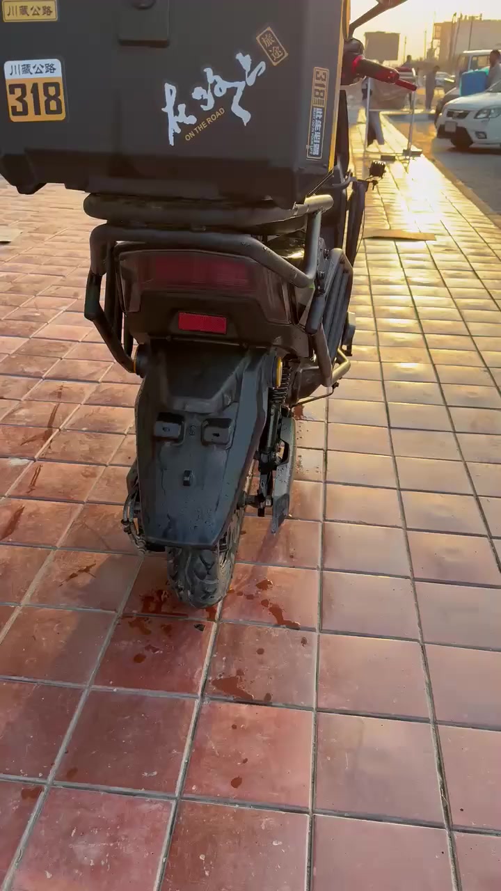 السلام عليكم  دراجه شحن سكنس مدرع معروفة دراجه جديده السعر 800وبيها مجال ***********
