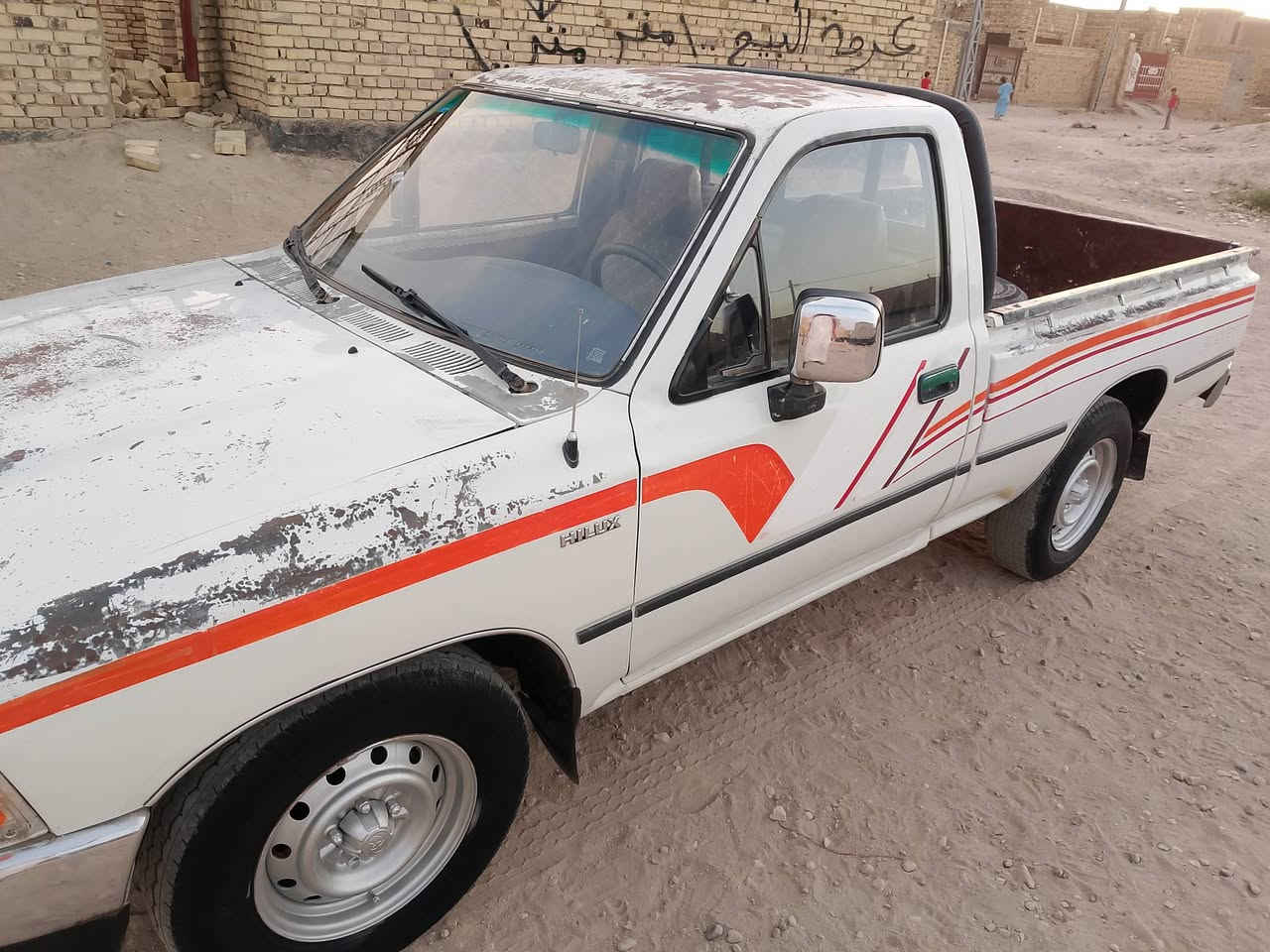 سلام عليكم للبيع بيكم موديل 1991 سيارة مكفوله من الضربه ول تبديل كير ومحرك مكفولات شاصي كفاله كرهباءيات كله شغاله رقم. واسط بسمي السعر. 55وبيه مجال ***********

