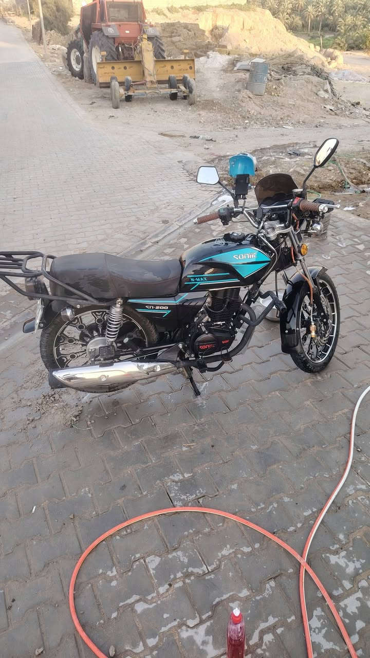 دراجه البيع سونك N  MAX 2025 طالعه 2026  حجم المحرك 200  c مكفوله 
 ضاقطه وزنجيل رقم نكليزي  السعر 1925/ وبيه مجال مكان نجف الرضويه يم القايش ***********
