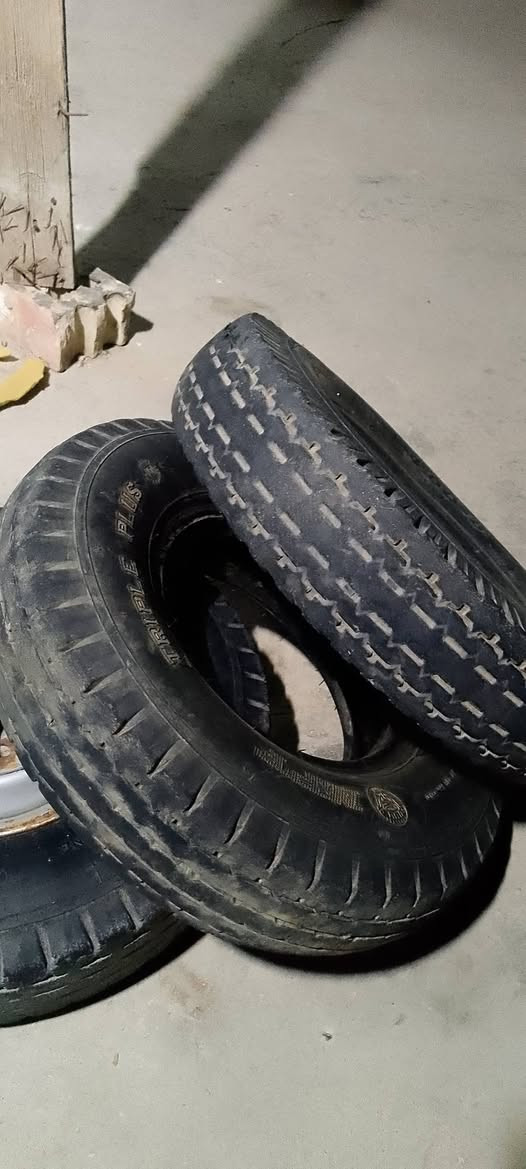 اسبيرات عدد 2التاير نص عمر والويل مكان البرغي مهور+تايرات اثنين السعر 35 المكان طيار


**إذا كنت صاحب هذا الإعلان وتريد حذفه لأي سبب، رجاءا أرسل رسالة إلى الدعم الفني**