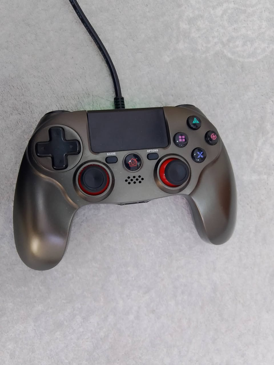 السلام عليكم 
جهاز PS4 للبيع 
سلم أولاين ذاكرة 500 نظام 13.50 أخر اصدار 
جهاز لوك أستيكر جديد لا مفتوح ولا داخل مصلح 
مع جوستك عدد 2 وحد أحترافي 
مع قرص GTA 
مع  يوبي اس جديد بالكارتون 
داخل الجهاز لعبة efootball
  ولعبة FARCRY6
سعر 250 قفل 
*********** واتساب 
 بغداد مدينة الصدر
