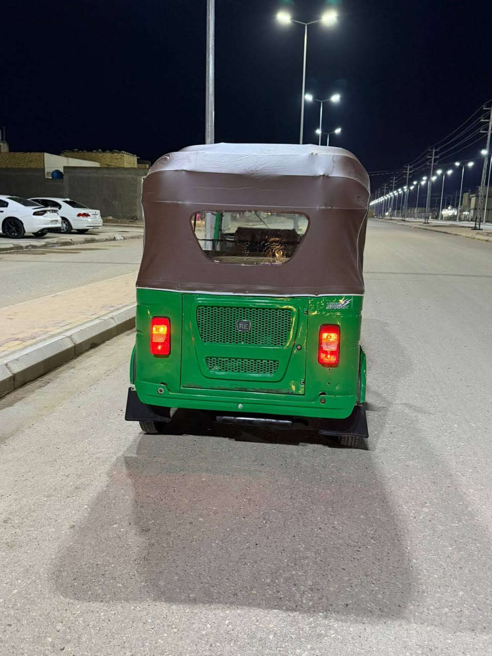 تكتك للبيع 21 سنويه مجفته المكان العمارة سعر 7 وبيه مجال ***********
