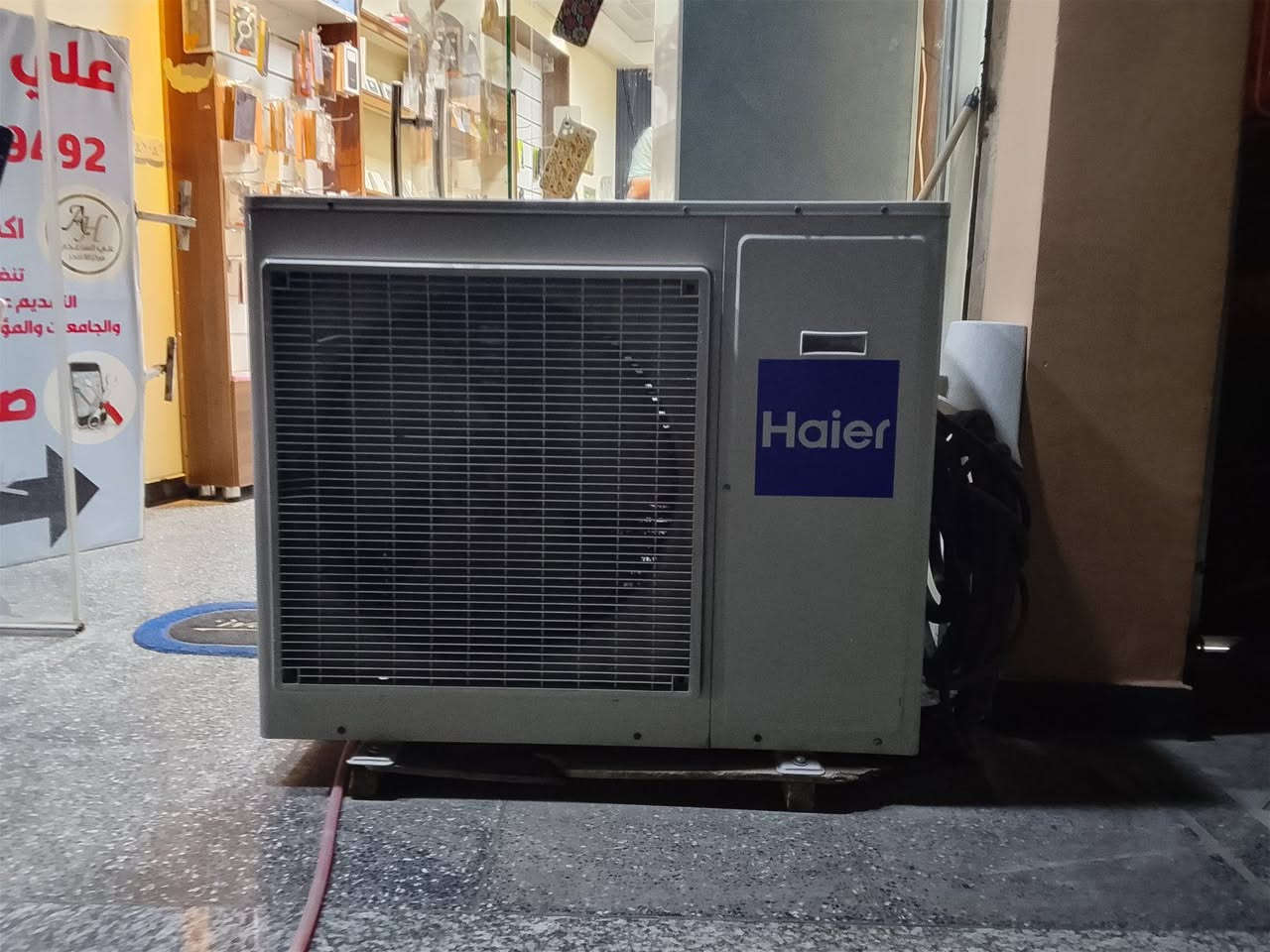 سلام عليكم 
فاترينات للبيع ١١فاترينه جدد مستعملات بس نظيفات  
وسبلت ٣طن هم جديد 
***********
