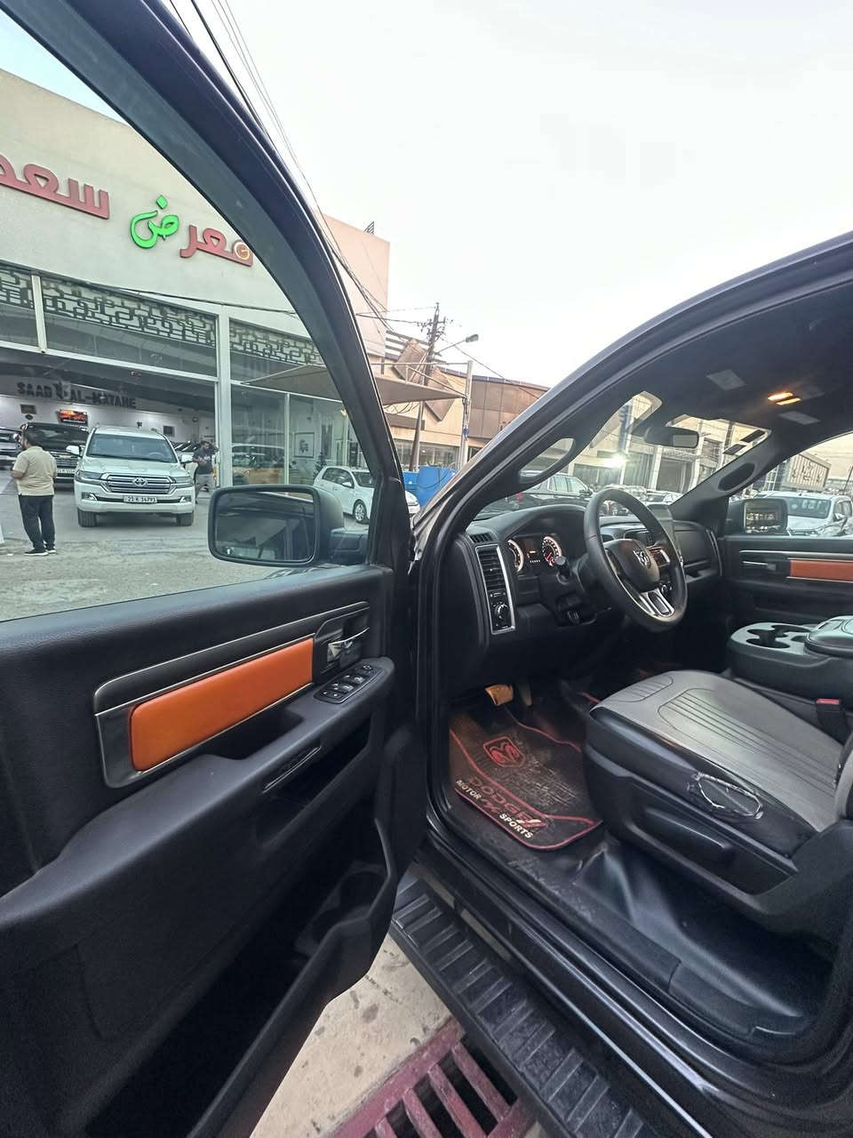 رام موديل 2021 ماشية 78الف امريكي صور الحادث راسلني ودزهن الك خاص الشراي يتصل***********
