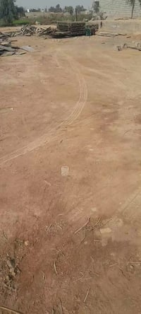 قطعه أرض للبيع ٢٠٠متر كهرباء مي كامله الرقم ٠٧٨٢٢٠٤١٧٣٧ ٠٧٨٣٢٨٤٠٣٩٢