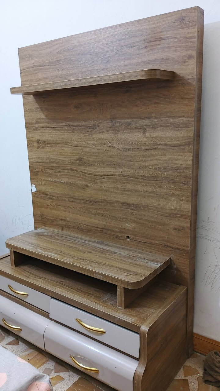 غرفة Hdf خشب ثقيل وسميك 10 قطع نظافة 95% اخذتها ب3ملايين رايدها ب 1750000
وبيها مجال ،مكاني بغداد 
واتساب ***********
