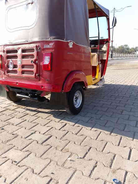 السلام عليك تكتك 2018شهر 12لوحه وسنويه نكليزي تحويل ثانيوم تكتك كامله مكمله مابيهه  نقص برغي تخم تاير دوشمه سفريات كاعيات مابيهه نقص برغي السعر 4600وبيه مجال مكاني ديالى بعقوبة للاستفسار ***********
