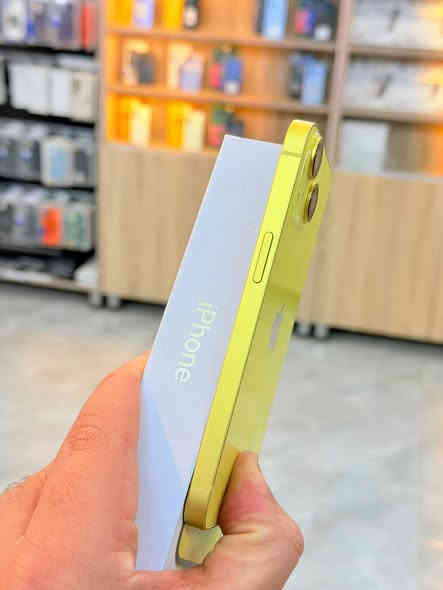 ايفون 14 عادي ذاكره 128 بطاريه 93 يعني جديد نضافه ميه بل ميه خيال مال زلغ مابي كامل ملحقاته وتر بروف فحص حاسبه كله نورمال يعني ممبدل بي شي شرط تفحص بالوكاله نموذج M الأصلي ✌️
لون مميز  متوفر توصيل بشروط اوليه و تاخذه ضمان 5 ايام اي مشكله او عطل من المركز 
السعر 490 الف
العنوان بغداد البياع شارع 20 مقابيل علي العناب او الشيف السوري مركز الهاتف لاصلي 
📞📞***********
📞📞***********
