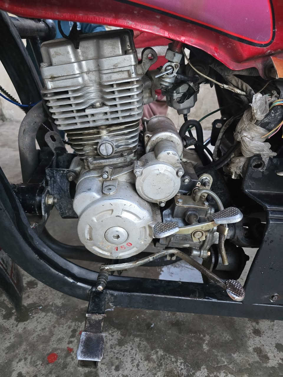 للبيع ستوته منافيس موجود  موديل 2020///محرك موديل 2023//اسعر مليون ميه 1100وتساب ***********
