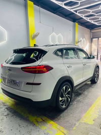 توكسان ٢٠٢٠ • ماشي ٨٣٠٠٠ • مكفول حادث وصبغ