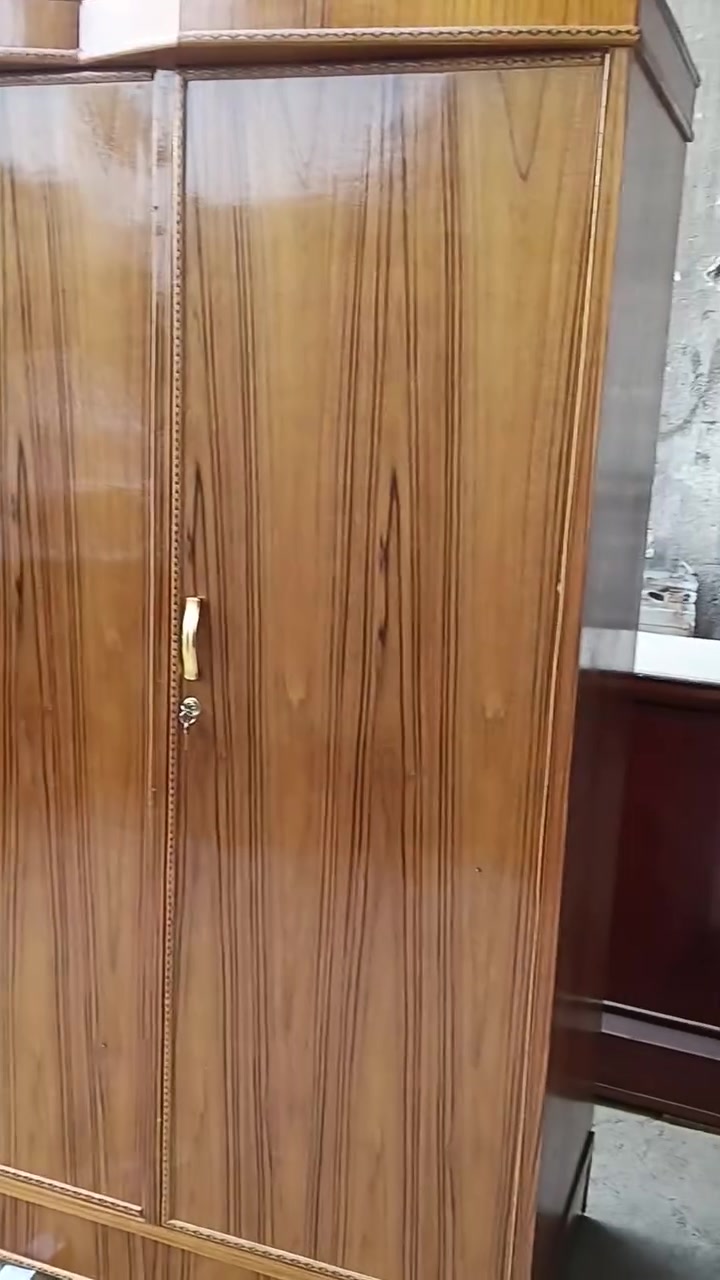 كنتور 4 ابواب صاج طبيعي احطاطه السعر 270 وبيه مجال بسيط اتصال علا الرقم /***********/***********/ مكان فلوجه
