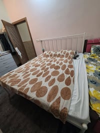 للبيع جرباية حديد للبيع جرباية حديد+ دوشك اسفنج نفرين (السعر ۵۰ الف) ج...