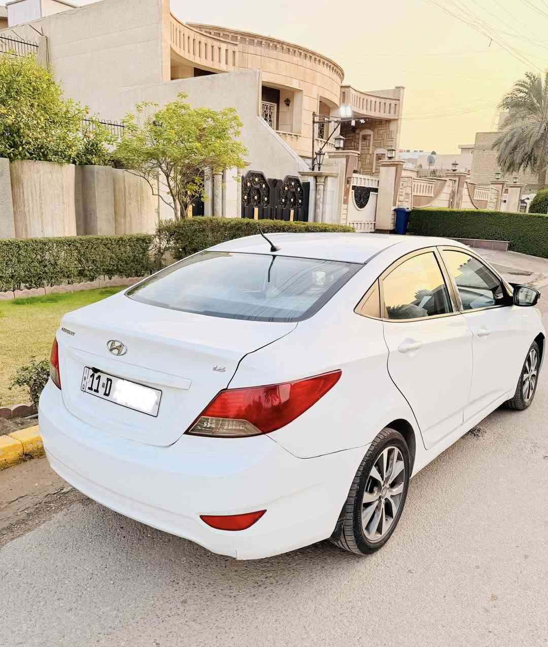 السلام عليكم للبيع اكسنت 2016 خليجي فول مواصفات فتحة مكينة 1600 شاشة اصلية ماشية 68 رقم بغداد الجديد بيها صبغ بالجاملغ الامامي وباب الصدر وبارد بالجاملغ الخلفي والباقي كفالة كير ومكينه كفالة صدر وتايرات جديد السعر 102 ورقة وبيها مجال بسيط للاستفسار ((***********)) مكاني بغداد زيونة.
