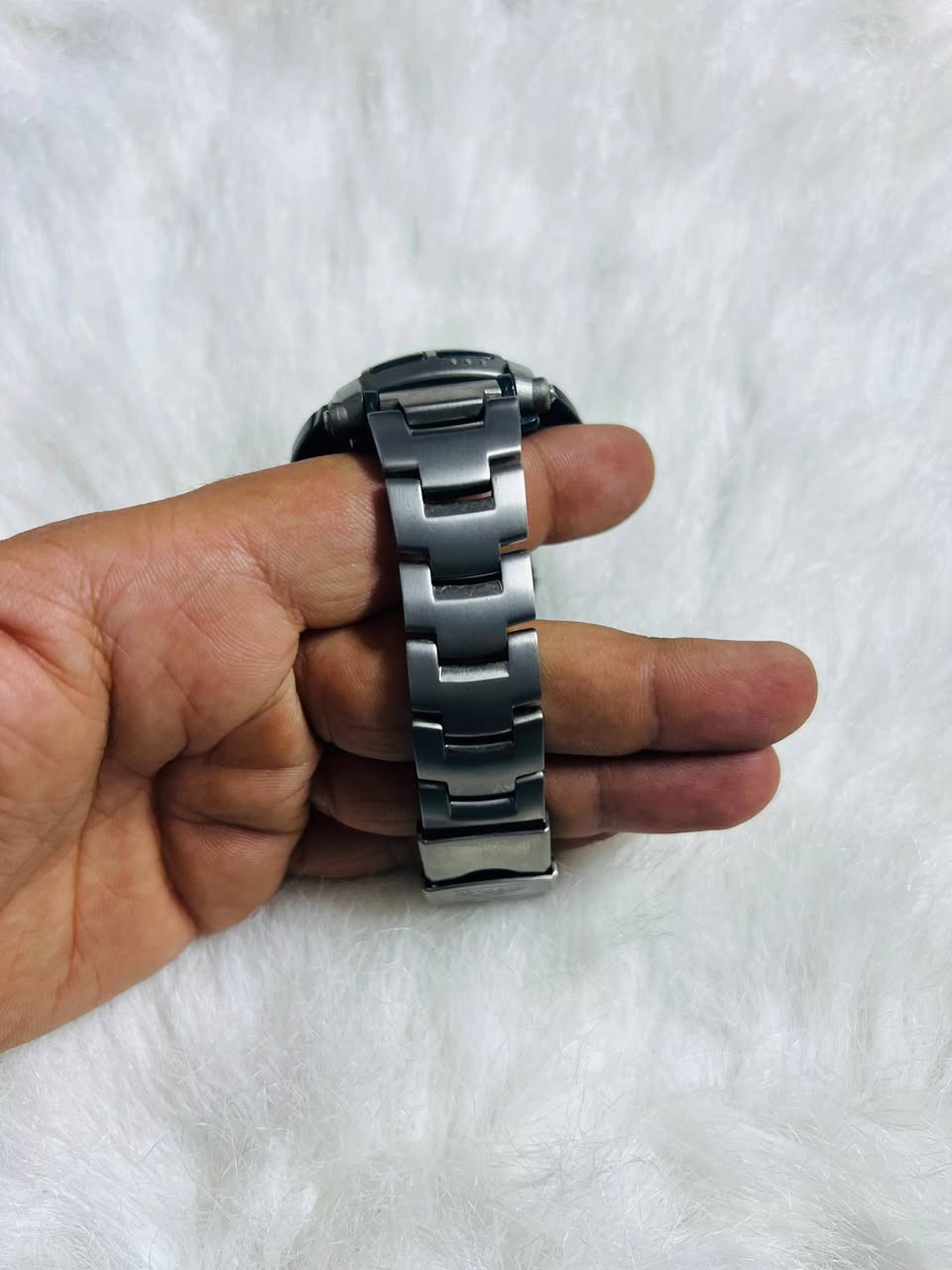 السلام عليكم
ساعة كاسيو بروترك PRW-2500-1JF تيتانيوم بالكامل 
الساعه بيه طخات بالرنك الدوار سير الساعه لوك نضافه 
السعر 175الف
يوجد توصيل 
قطر الساعه 50
مقاومة الماء
مقاومة الماء حتى عمق 100 متر
المقاومة البيئية
مقاومة درجات الحرارة المنخفضة (-10 درجات مئوية/ 14 درجة فهرنهايت)
ميزة المستشعر
نطاق قياس
مقياس الارتفاع: من -700 إلى 10000 م (من -2300 قدم إلى 32800 قدم)
وحدة القياس: 1 م (5 أقدام)
قياسات الذاكرة اليدوية (تصل حتى 30 سجلاً، يتضمن كل منها الارتفاع والتاريخ والوقت)
بيانات السجل التلقائي (الارتفاعات العالية/المنخفضة، الصعود والهبوط التراكمي التلقائي)
بيانات سجل الرحلة (يصل حتى 14 سجلاً للارتفاعات العالية/المنخفضة، الهبوط والصعود التراكمي التلقائي لرحلات معينة)
الميزات الأخرى: بيانات الارتفاع النسبية (من -3000 إلى 3000 م)، الفاصل الزمني للقياسات القابل للتحديد: 5 ثوانٍ أو دقيقتان
*ثانية واحدة لأول 3 دقائق فقط
*التحويل بين المتر والقدم
مقياس الضغط الجوي
نطاق العرض: من 260 إلى 1100 هكتوباسكال (من 7,65 إلى 32,45 بوصة زئبقية)
وحدة العرض: 1 هكتوباسكال (0,05 بوصة زئبقية)
الرسم البياني لميل الضغط الجوي (قراءات آخر 42 ساعة)
الرسم البياني لفارق الضغط الجوي
تنبيه معلومات ميل الضغط الجوي (تشير الصافرة والسهم إلى تغييرات مهمة في الضغط)
*التحويل بين الهكتوباسكال والبوصة الزئبقية
بوصلة رقمية
لقياس الاتجاه وعرضه كنقطة واحدة من أصل 16 نقطة
نطاق القياس: من 0 إلى 359 درجة
وحدة القياس: درجة واحدة
قياس متواصل لمدة 60 ثانية
مؤشر الاتجاه البياني
معايرة ثنائية الاتجاهات
تصحيح الميل المغناطيسي
ذاكرة تحديد الموقع
مقياس الحرارة
نطاق العرض: من -10 إلى 60 درجة مئوية (من 14 إلى 140 درجة فهرنهايت)
وحدة العرض: 0,1 درجة مئوية (0,2 درجة فهرنهايت)
*التحويل بين درجة الحرارة المئوية ودرجة الحرارة بالفهرنهايت


**إذا كنت صاحب هذا الإعلان وتريد حذفه لأي سبب، رجاءا أرسل رسالة إلى الدعم الفني**