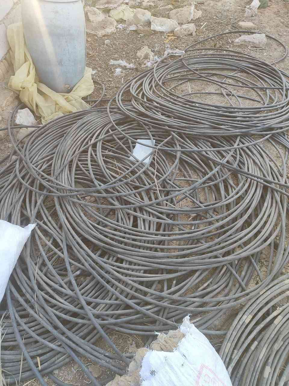 تانكي ابو 5000 لتر مع قاعدتة وصوندات تقطير زراعية تزرع نص دونم الصوندات مثقبه السعر 650 الف التواصل على هذا الرقم ***********
