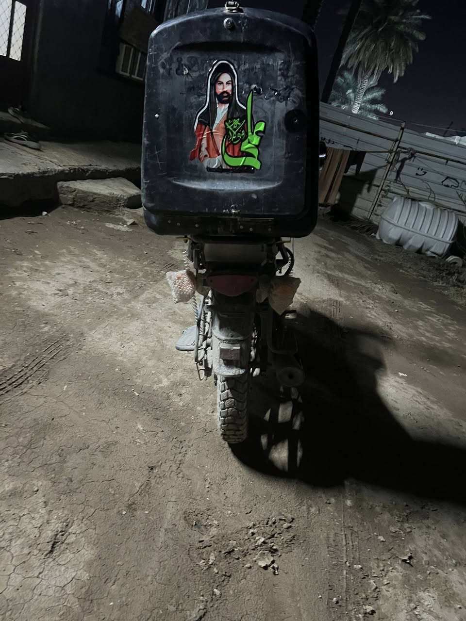 سلام عليكم دراجه بوكسر للبيع موديل ٢٠٢٣بدون أوراق اكفليكيا قانون وعشائر مجفته مره البوكسر جبلي بيه مكينه خير من الله لا تنقيص ولا تبخير مكاتبه فقط رايدله بس جواكيج السعر 950 النتصال *********** بي وتساب
