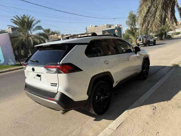 راف فور هايبرد لمتد(فول مواصفات)
موديل ٢٠٢٤
لون ابيض صدفي
السعر 26,600 دولار
ايرباك بردة فقط
ماشية ١٢ الف ميل قابل للزيادة
المواصفات
رادارات امامي وخلفي
بانوراما
نظام صوت JBL
٥ كاميرات(تصوير السيارة ٣٦٠درجة)
تشغيل عن بعد
ترحيب
دخول ذكي
شاشة كبيرة
كشنات جلد
الجنطة الخلفية كهرباء(تفتح بالقدم)
تدفئة وتبريد بالكشنات
تدفئة كشنات خلفية والستيرن
كاميره بالمرايه الخلفية
كشافات امامية
وهواي مواصفات بعد
المكان
بغداد/الغزالية
للتواصل 
***********
