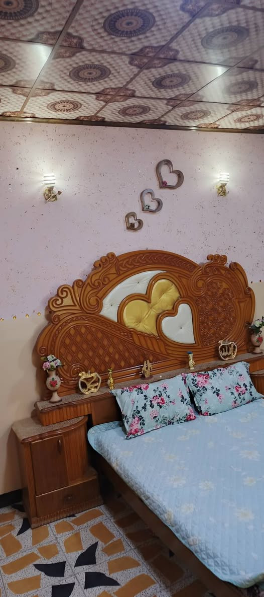 غرفة نوم خشب ثقيل درجة اولى
نظافة مية بالمية 
السعر مليون ونص بيها مجال 
للتواصل خاص


**إذا كنت صاحب هذا الإعلان وتريد حذفه لأي سبب، رجاءا أرسل رسالة إلى الدعم الفني**