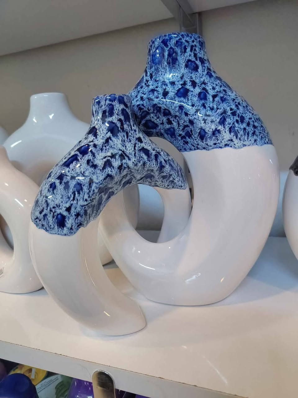 فازات حجم اكبر 
السعر 7 الف الزوج


**إذا كنت صاحب هذا الإعلان وتريد حذفه لأي سبب، رجاءا أرسل رسالة إلى الدعم الفني**