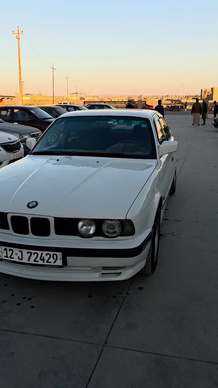 السلام عليكم،، BMW,, 
السعر 55وبيها مجال السيارة فول مواصفات اصل وفصل كلشي شغال بيها يرهم مراوس حسب القناعه معرض الشهيد ابوزوبع الخفاجي متواجدين بعد العصر الى بعد صلاة التراويح،، اتصل وتدلل ***********
