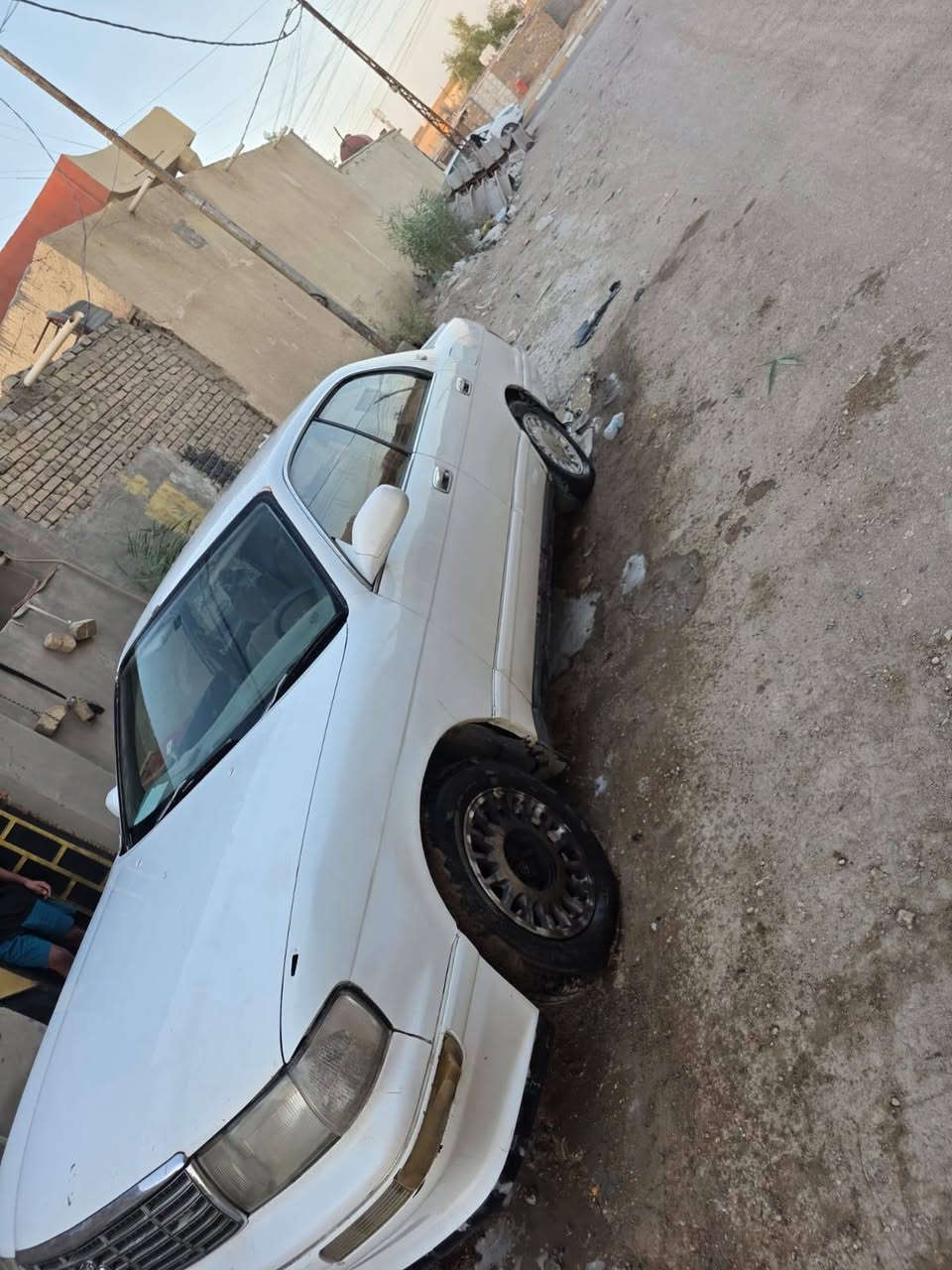 السلام عليكم سياره بطه موديل ٩٥ للبيع 
السياره بأسمي كير ومحرك شغاله التبريد بس غاز بي ثقب بالبوري
تخم تاير 
الشراي يتصل على الرقم ***********  مكاني ديوانيه حي الوحده
