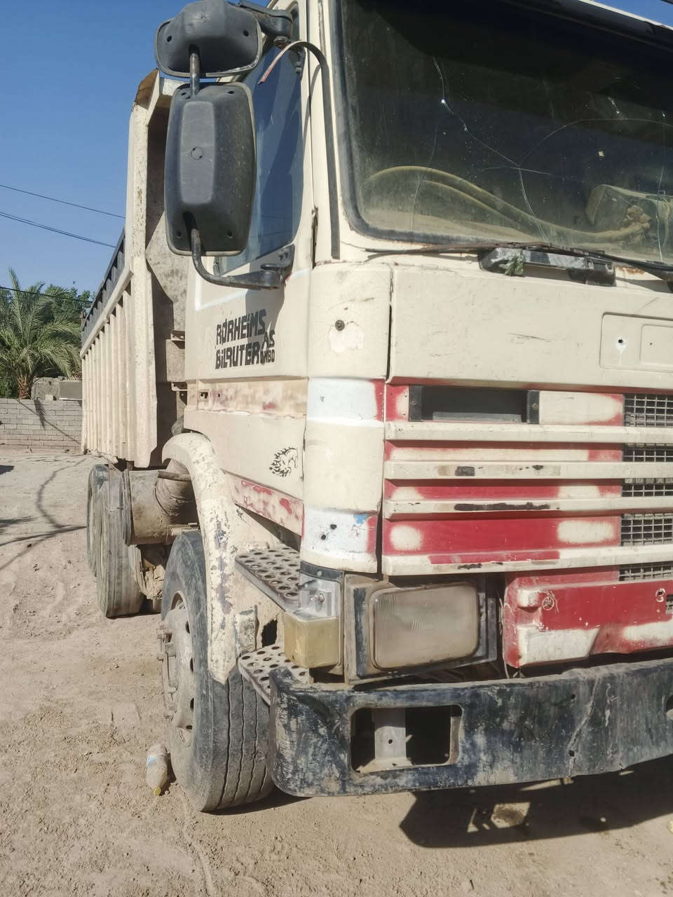 سكانيا سنكل سحال موديل تسعينات بدي شمالي تخم تاير مجموعة فالفو ام الالكي خفيفه مكينه جديده لا تنقص ولا تبخر رقم ذي قاي تحويل ثاني يوم شاصي باجر مكفول تحويل ثاني يوم مكاني كوت   ***********سعر مناسب
