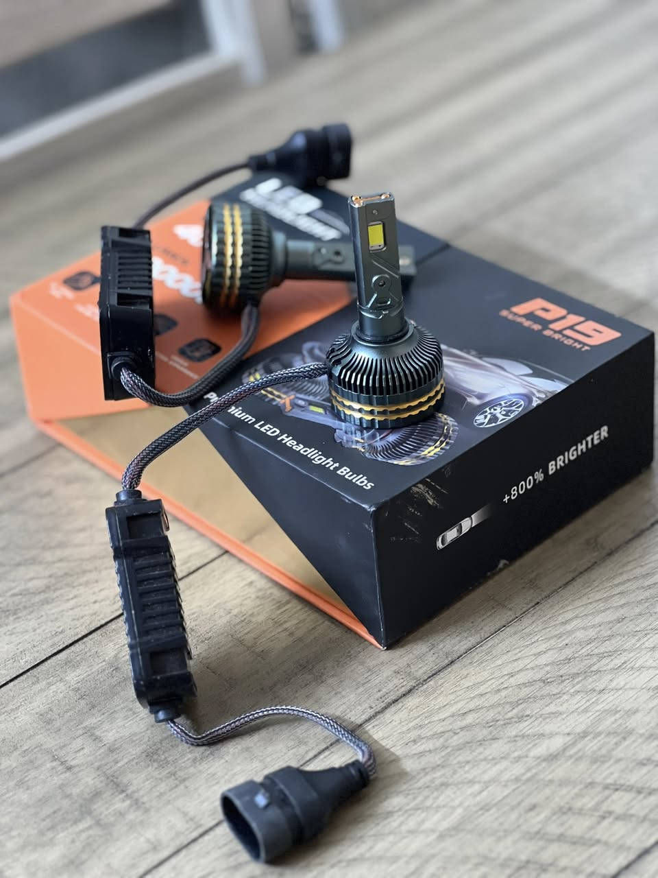 لد زينون امزون ابيض ثلجي 90 واط التك مدى عالي جديد غير مستخدم فيشة 9005 السعر 40 الف يوجد توصيل 
***********
