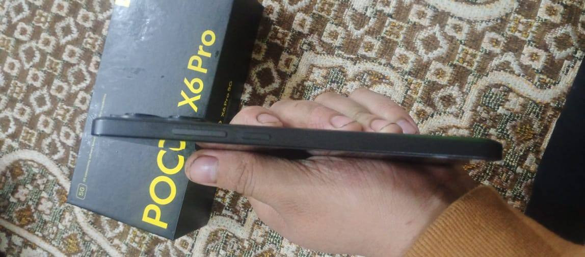 سلام عليكم بوكو X6 برو ذاكره 512 بطاريه 5000 شاحنه 67 وأط شاشه 120 هيز معالج 8300 جها جديد استخدام سبوع   ما مفتوح  البيع عنوان بغداد ساحت عدن موجود توصيل داخل بغداد توصيل  رقم ***********
