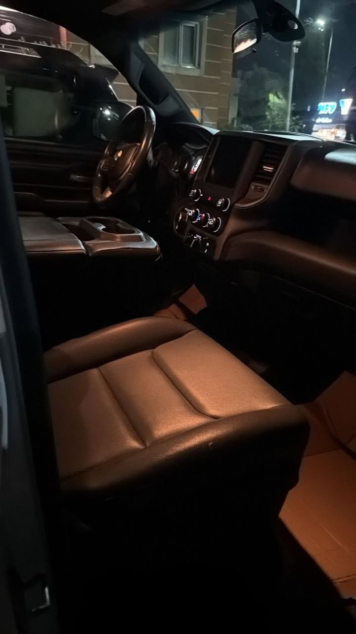 2024  dodge ram big horn
مواصفات البك هورن 

جاملغ صبغ وباب مبدل بلادي 

عليها تعديلات 

مكان السياره اربيل📍

280 ورقة 💸 

*********** ☎️
