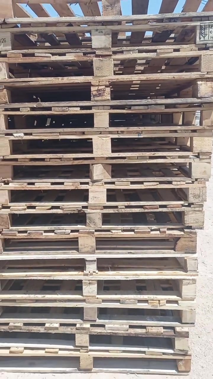 السلام عليكم اسكيب للبيع 
عدد130
السعر5000دينار
متر×متروعشرين
100×120طول
مارح بكانه
***********
***********
