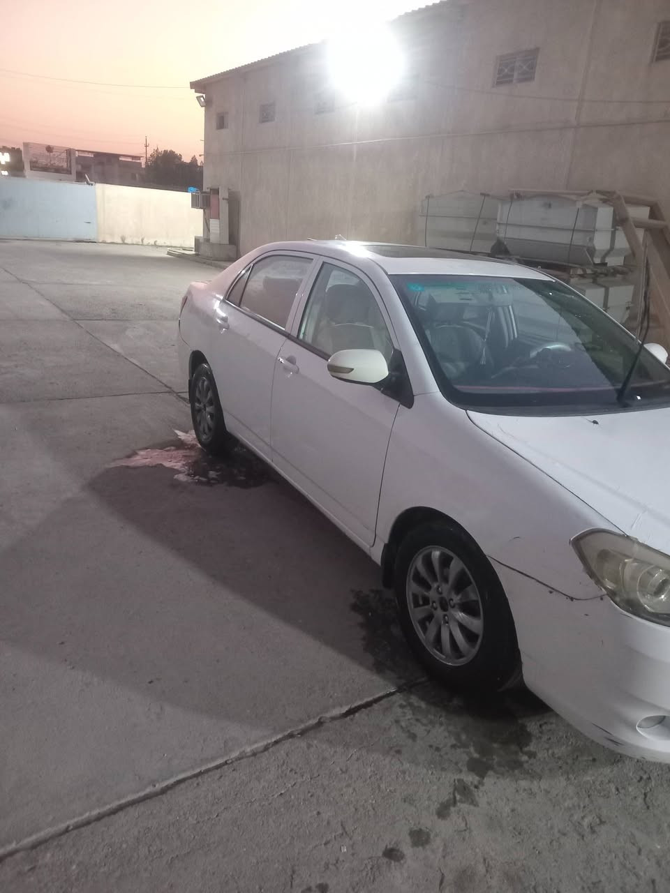 السلام عليكم سيارة بي واي دي ٢٠١٣ بيهه كير عنوان بصرة رقم بغداد سيارة جاهزه من كلشي  السعر 43 للاستفسار ***********
