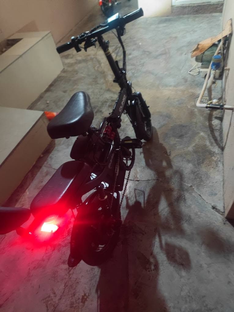 دوو پاسکیل شەحن مان هەیە بۆ فرۆشتن بەشەرتی ئیش و بێ کێشە پاسکیل سورەکە شەحنی بەشی دووسێ سەعات دەکات رەشەکەیان بەشی دوو سەعات لێ خورێن دەکات هەر دووکیا
باترەکەی 48V ڤۆلت
حجم 14
هەردوو پاسکیلەکە  دەق دەکرێت بۆ ناو سەیارە بچووک دەکرێتەوە سووکانەو کوشنەکەشی دەق دەکرێت
شوێن هەلەبجەی تازە 
نرخی هەر دانێکیان بە 350 هەزار
ژ.م ***********
ژ.م *********** حلبجة, السليمانية
