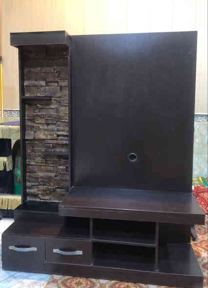 ميز ابلازمة للبيع ..
بيه مجر ملغي
٦٠ الف وبيه مجال 
المكان /ناصرية/حي الشهداء 

***********
