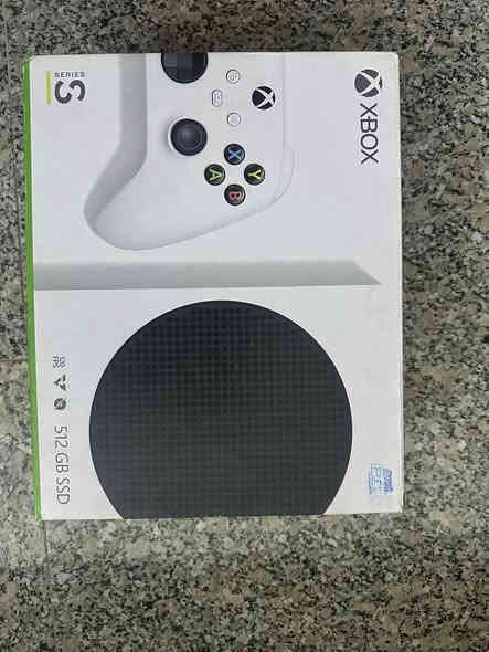 السلام عليكم شباب 
اكس بوكس سيريس اس الجهاز نضيف كامل ملحقات كارتوننة وجوستك وكيبل اجدي وكيبل بور مكاني بغداد الدورة حي الصحة 
واتس اب  ***********
السعر 325 الف وبي مجال للشراي🤍
