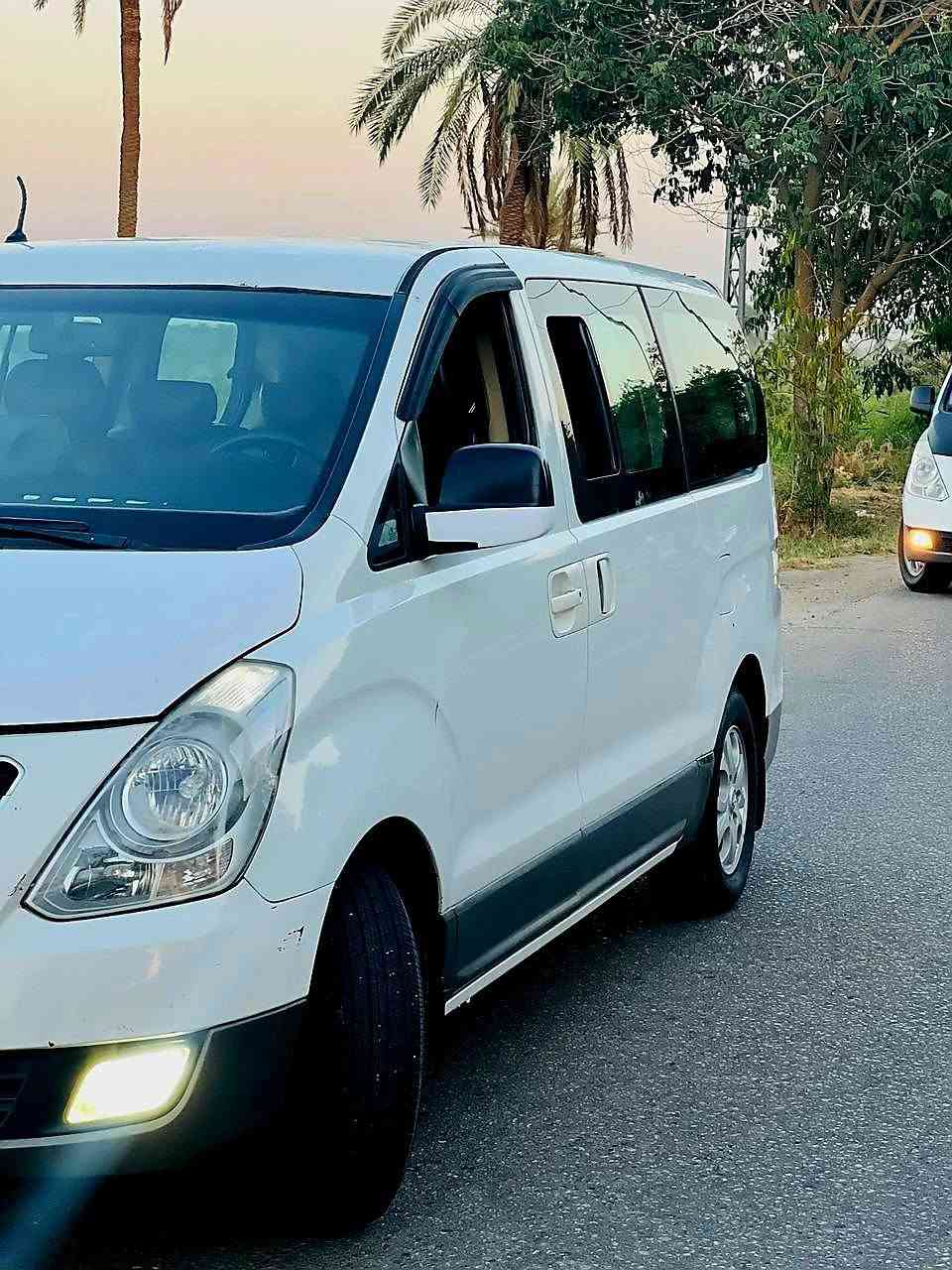سلام عليكم ستاركس موديل ١٦ للبيع  سياره مكفوله من الصبغ بيه جاملغ ايمن خلفي بارد والجاملغ اليسر الخلفي بارد منظموه تبريد جديده مكينه بيه تبخير بدون تنقيص *********** مكان بابل  السعر ١٧٠ وبيه مجال قليل ما متواجد عل فيس
