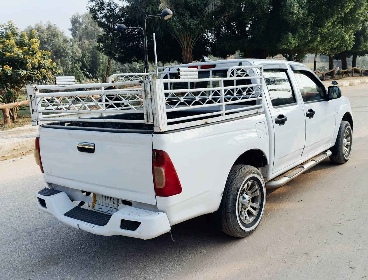 السلام عليكم بيكم جنبي 2012مكفوله من الضربه و التبديل سياره حلوه مال جناي جاهزه برغي ماعايزه رقمه مثنى سنويه جديده السعر 48 الاتصال ***********مكان نجف
