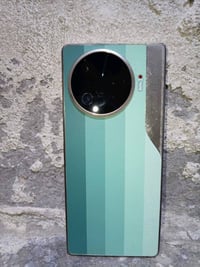 هاتف Tecno Camon بحالة جيدة مثل الجديد، يتميز بتصميم أنيق ولون جميل. ا...