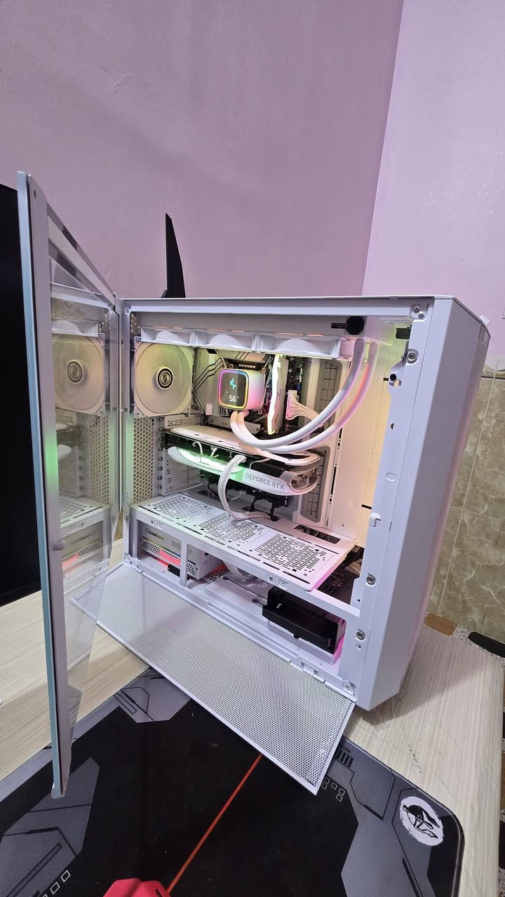 تجميعة بي سي للبيع مواصفاته كلش قويه
ZOTAC GAMING 4070 TI (SUPER)(16GB) (OC) WHITE EDITION 
----------------------
Deep cool LS SE DIGITAL 360
----------------------
LIAN LI LANCOOL III  CASE RGB WHITE EDITION
----------------------
GAMEMAX RGB SMART PCLE 5.0 850W GOLD PLUS 80
----------------------
Intel(R) Core(TM) I7-14700k  20 C  32 TH 
----------------------
ASUS  GAMING Z790-P WIFI 
----------------------
DDR5 32 GB T.FORCE  6000HZ
----------------------
Hard (3TB)ssd NVME
Hard (128) ssd NVME
 ----------------------
WINDOWS 11 PRO ACTIVE ✅ 
1_ اوبتمايز كامل للوندوز يقوي ويسرع الاداء 25% حقيقي عن الاعتيادي مع ماوس احترافي وكيبورد كيمنك من ريد دراغون
2_ شاشة سامسونج اوديسي جي 5 حجم 32 بوصة الدقة 2k معدل تحديث 180hz 
3_ يو بي اس ماركة فاربر حجم 2kv اونلاين 
4_ سماعة هايبر اكس كلاود الفا جديدة فقط مفتوحة ومفحوصة وباكيتهه موجود


**إذا كنت صاحب هذا الإعلان وتريد حذفه لأي سبب، رجاءا أرسل رسالة إلى الدعم الفني**