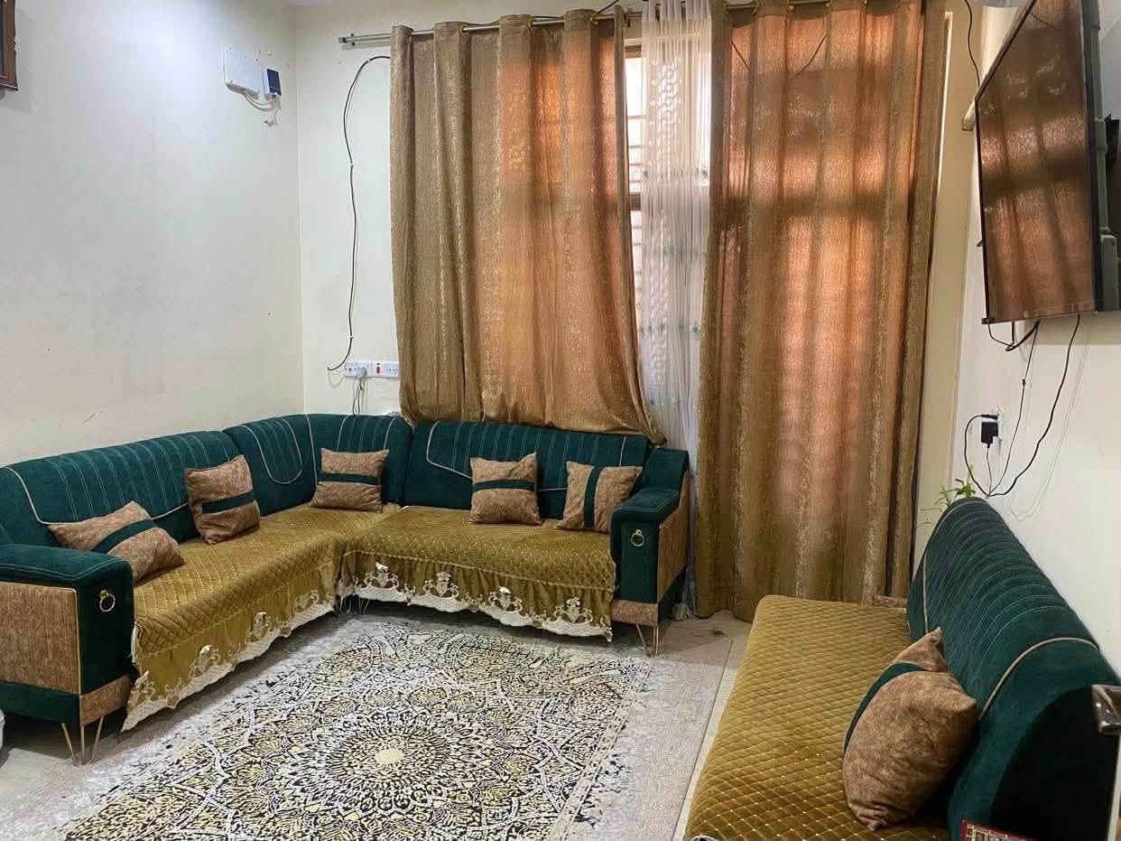 🏠 دار للبيع ويرهم مراوس 
📍 الكاظمية الثانية الطي 
📍 نزال الكامرات فرع اسواق الامير    
📐 المساحة: 68 متر وقف 18 متر 
📐 واجهة 4 نزال 17
🛏️ صحيات خارجية وداخلية صالة مطبخ حار وبارد هول منور  
🛏️ الطابق الثاني غرفتين نوم صحيات سطحين مع بيتونة ساندويش كبيرة 
✨دار نظيفة وموقع ممتاز     

📞 للاستفسار والمراسلة:
***********

عقارات الكاظمية والطي 

نوفرلكم:
🏠 بيوت للبيع
🏘️ بيوت للإيجار
📍 قطع أراضي
🏢 محلات وشقق
💰 أسعار مناسبة ومواقع ممتازة

هدفنا نوفرلك العقار المناسب بأسرع وقت وبمصداقية عالية 🤝

📌 نخدم مناطق:
الكاظمية • الطي • بغداد والمناطق القريبة

📞 للاستفسار والمراسلة:
***********

تابعوا الصفحة يومياً حتى توصلكم أحدث العروض والأسعار 🔔
وأي شخص عنده دار أو أرض يريد يبيع أو يأجر يراسلنا خاص.
