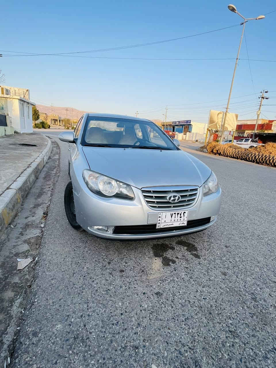 سه‌ره‌تا به‌ناوی خوای گه‌وره‌

هۆندا ئاڤانتی

سعری 48 گه‌لاو یه‌ك تۆز مه‌جال

براوه‌ براوه‌

مۆدیل 2010

قه‌پات مواسه‌ڤات بێ سلایت

مه‌كینه‌ 16 ده‌كشن به‌رز

كوشن جلد كیج وه‌نه‌وشه‌ به‌گ لایت لیزه‌ری ئیكۆ هه‌ر مواسه‌ڤاتیك له‌ ئانتی هه‌بئ تایه‌تی جگه‌ له‌ سلاید ئاوینه‌ ئیشاره‌ت و كاره‌بایی جوار تایه‌یی لۆك لۆكی له‌ ژیره‌ هه‌ڤته‌كه‌ بۆی به‌ستراوه‌ سه‌یاره‌كه‌ وه‌ك شوشه‌یه‌ پیویست به‌ وه‌سڤ ناكات یه‌ك دینار مه‌سروڤی نیه‌ سه‌قڤی. بۆیاخی نیه‌ زۆر ریك و جوانه‌ پشت و پیشی كه‌پسه‌ ده‌عم و لیدراویی نیه‌ به‌شه‌رت سه‌یاره‌كه‌ زۆر ریك و جوانه‌ به‌خزمه‌ت بوه‌ مالی دۆسته‌ یه‌ك عه‌یبی هه‌یه‌ له‌ سایه‌قیكی كه‌مه‌

شوین ناحیه‌یی ئاشتی كۆیه‌

***********

ڤایبه‌رو وه‌تس ئاپی له‌سه‌ره
