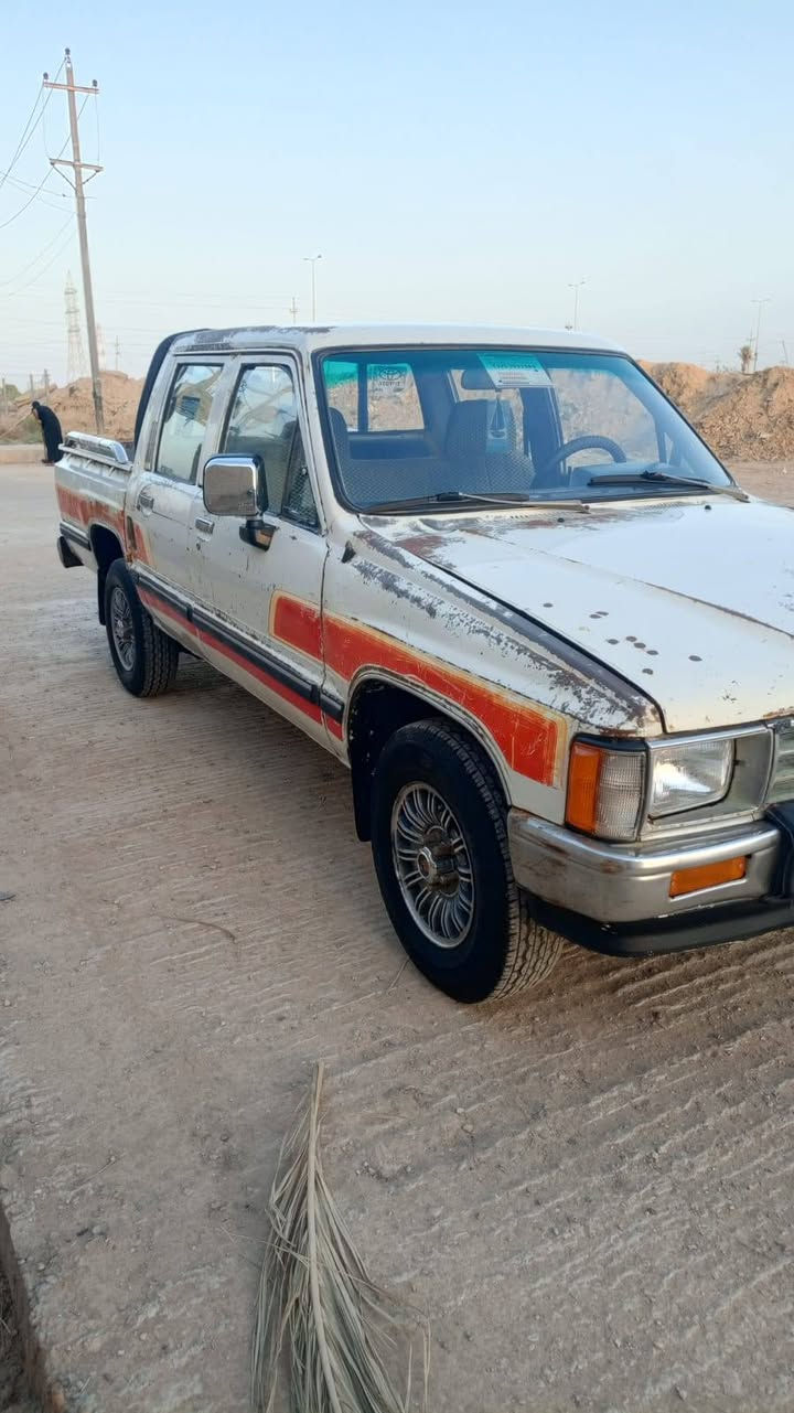 سلام عليكم البيع بيكم مديل 88 سيارة جديدة رقم مميز سيارة جاهز محرك كير شاصي كهربائية حدداده دوشمه مدوره ثاني يوم السعر 43مكان الناصريه قضاء الرفاعي ***********
