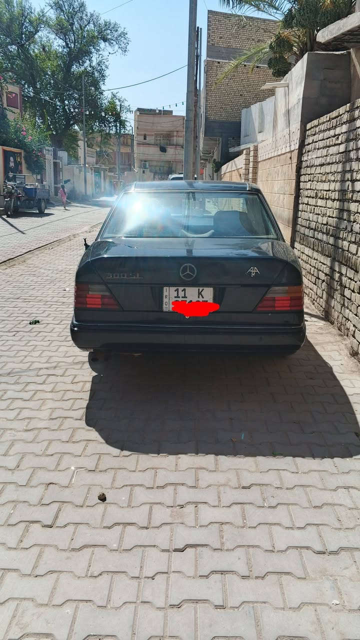 مارسدس دب موديل 91
رقم بغداد دولي سنويه جديده 
رقم بغداد 
كير مكينه بطه بيها 
تبريد شغال سياره 

جاهزه العنوان واسط. 
السعر 45 

***********
