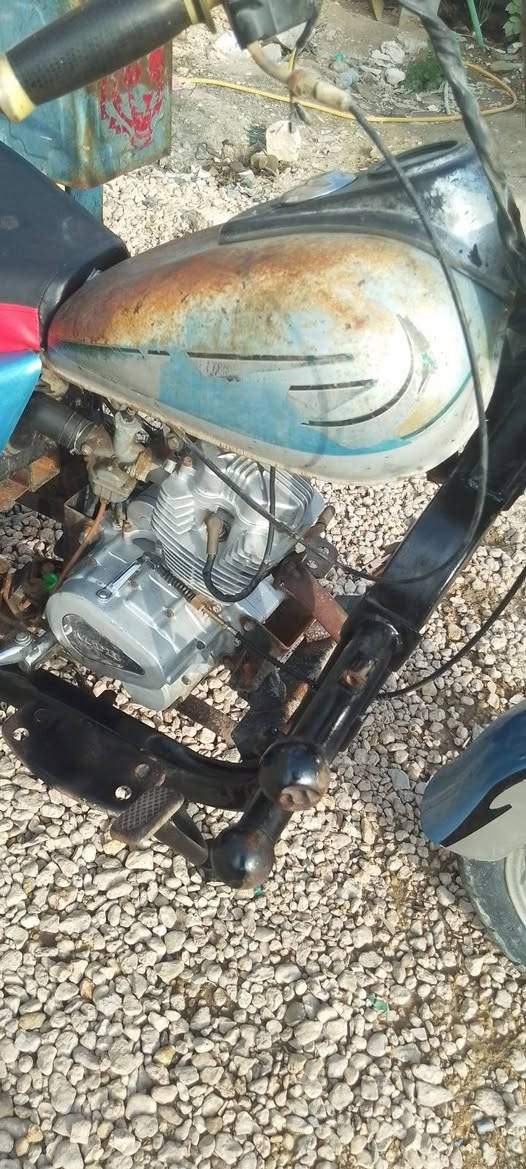 ستوتات للبيع امتيار موديل ١٢ ستوتات جهاز من. كلشي اوراق مدور ثاني يوم ستوتات مكينه ٢٥ شاصي كافله عام سعر  واحد 100 وابيه مجال حك جيه ***********
