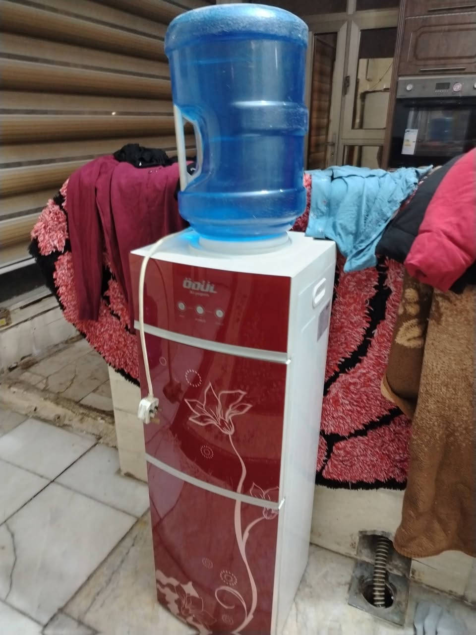 مجموعه أغراض للبيع تخم وبراد وطبلات ومرايا كنفيره وميز طعام الراغبين الاتصال ***********
