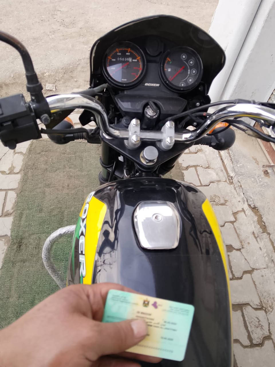 السلام عليكم ورحمه الله وبركاته دراجة نارية بوكسر موديل 23 نازلة بل 25 كفالة عامة مرقم كامل انكليزي بسمي اني احولك مرور ديالى الشراي يتصل ويدلل *********** اتصل ودلل مكاني ديالى خرنابات ورة السيطرة
