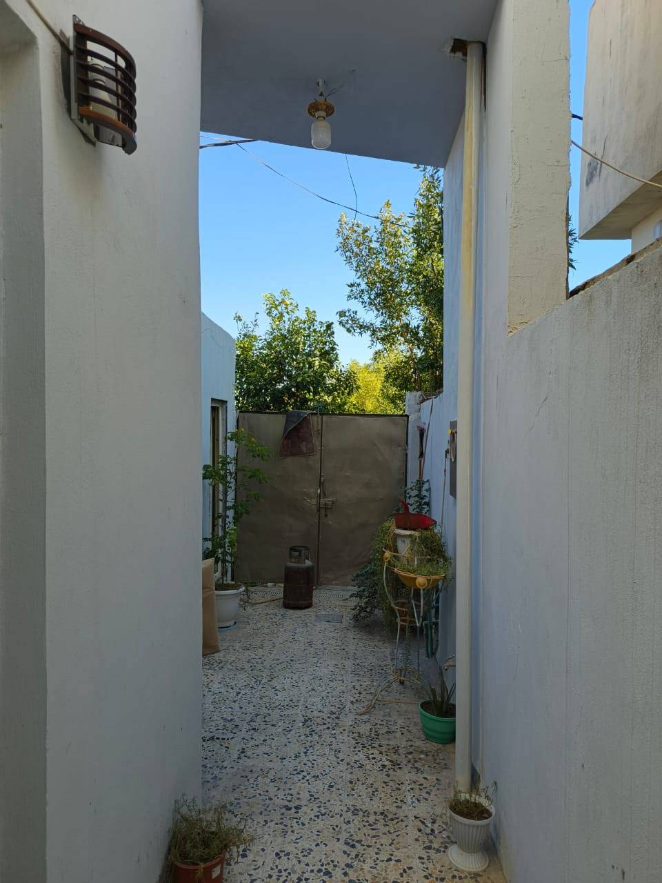 يالله
اللهم صلى على محمد وال محمد 

نجف ...نداء

بيت ١٠٠ متر بنداء منطقه ل ٦٠ الف قريب على شارع جامعه الكفيل البيت  على ساحه طابقين عكاده الاول طابوق يحتوي عل غرفه وصاله ومطبخ واستقبال وتخاريج والثاني فرمستون 

يحتوي على غرفتين وصاله وتخاريج

السعر ٧٠ قفل 

***********
