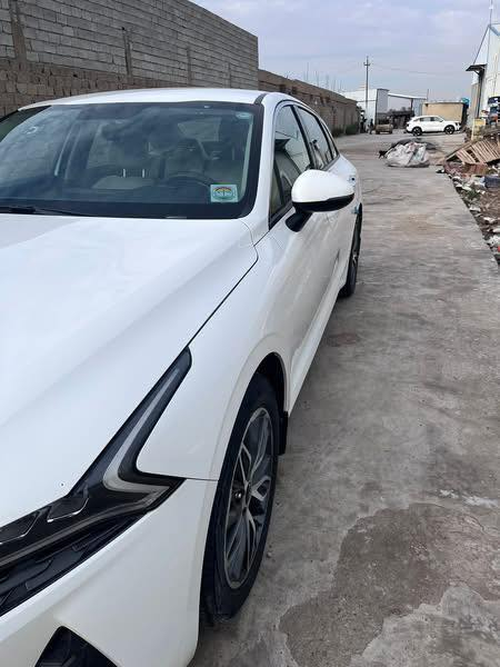 السلام عليكم سيارة كي فايف خليجي 2023
السيارة ماشية ١٠٠ محرك 2000 دوش 

شركة نم رقم أربيل باسمي

بصمة تشغيل عن بعد، مري شفط، 
5 مود سياقة شاشة كبيرة ابل كار وكار بلي، كشنات جلد 
كشن السائق كهرباء وباقي المواصفات معروفة

 السيارة بيها شخط بحافة البنيد مقدار الشخط ٢ سنتيم ورفيع جدا أصلا ما مبين ابد السيارة نظيفة جداً

السعر: 207 بيها مجال حگ الجية

المكان: ديالى بعقوبة

الرقم: ***********
