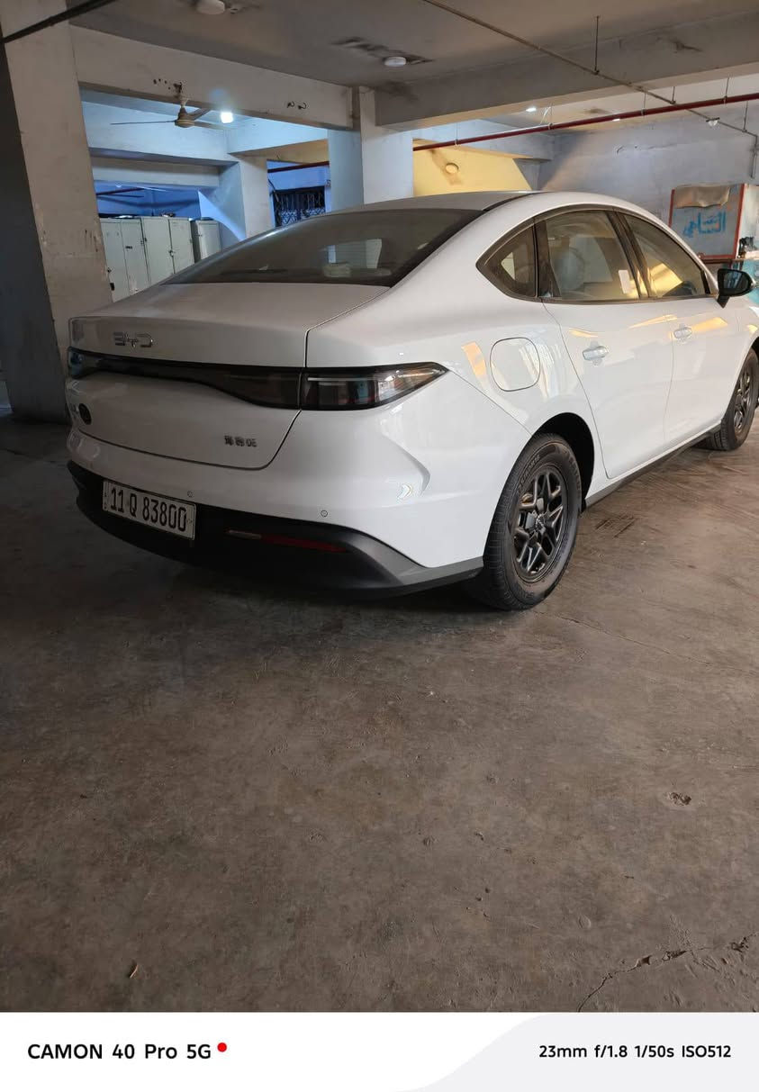 سلام عليكم
‏BYD سيل 5 موديل 2025 السيارة وضع الشركة  مكفولة كفاله عامة من كلشي ب اسمي تحويل ثاني ويوم مكان السيارة بغداد الرستميه  للستفسار(***********)
هايبرد & بانزين & كهرباء 

المواصفات 🔻
سعه التانكي 65لتر 
حساسات 360
حجم المحرك 1.5
شاشه كبيره
هند بريك كهرباء
دشبول شاشه ديجيتال
اوتو هولد
مفتاح التشغيل بصمه
تشغيل عن بعد تحكمات مقود
منفذ طاقه
منافذ شحن
مقول جلد حياكه
دخول ذكي
3 وضعيات قياده
اشاير بل مري
تتسع المقصورة ل 5 ركاب
المقاعد جلد رياضي
اريل نفكيتر
لد امامي LED
‏LED بك لايد
قطعتين تبريد 
مثبت سرعة
حجم الاطار 16
مانع تزحلق
شاحنه خلفية السعرررررر 18ونص الله يحفظكم جوه السعر هذا مابيع الله
