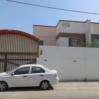 مجمع الإميرات الأول • ٢٥٠م • سند حر